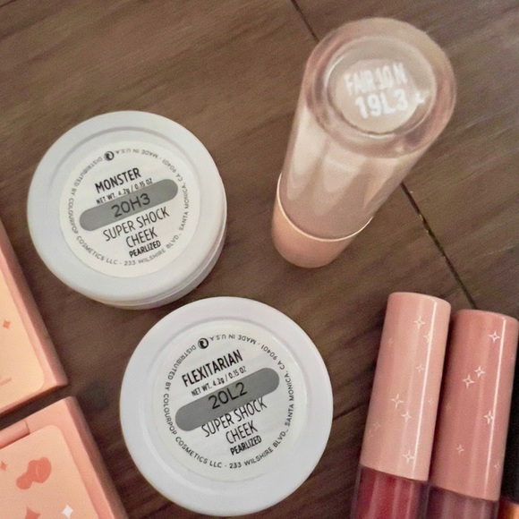 ColourPop BEAUTY BUNDLE! 😃 - Picture 4 of 16